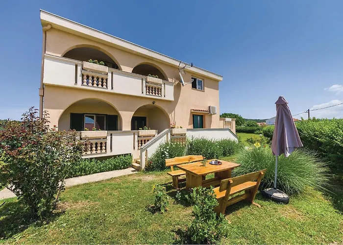 Cozy In With Wifi Апартаменты Любач